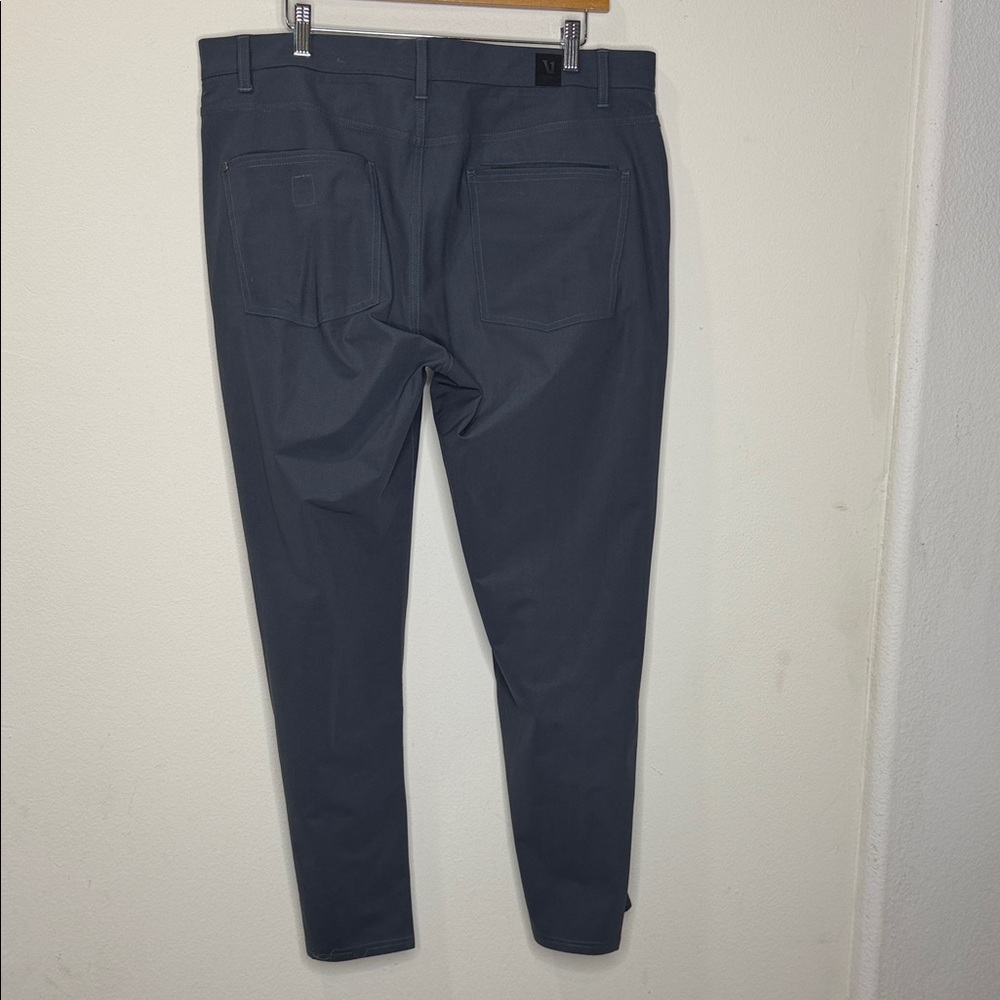 Vuori Men's The Rise The Shine Performance Pants - Charcoal Grey (V431) - Picture 11 of 11